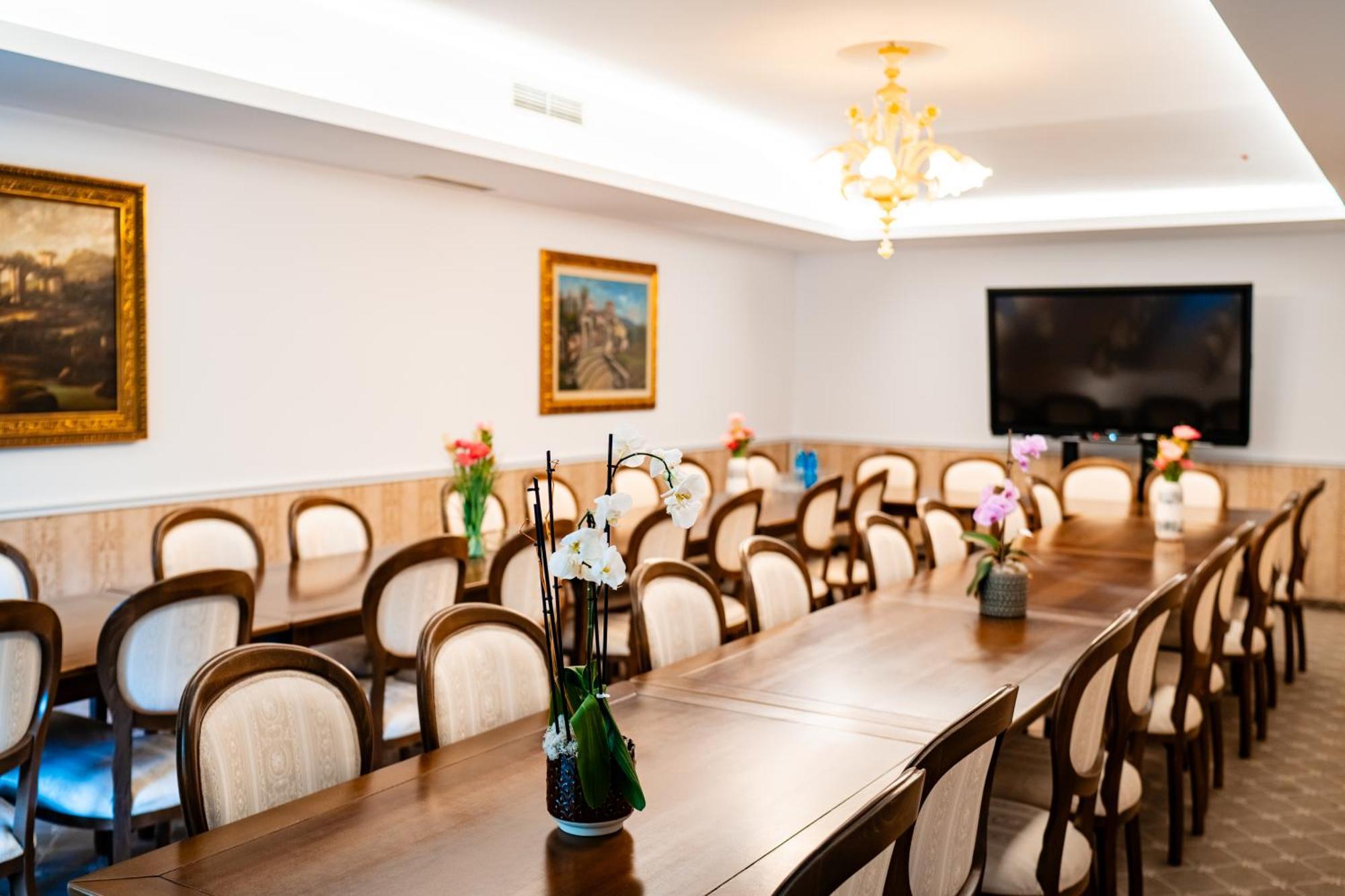 Carpentiere Arena Hotel Rasinari Exterior photo